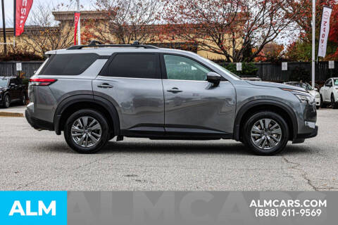 2024 Nissan Pathfinder SV