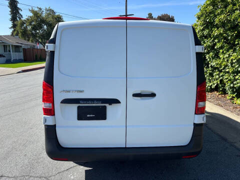 2017 Mercedes-Benz Metris Worker Cargo