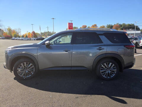 2025 Nissan Pathfinder SL