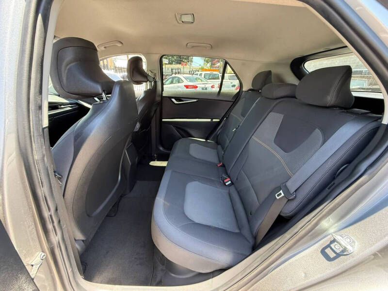 2023 Kia Niro LX