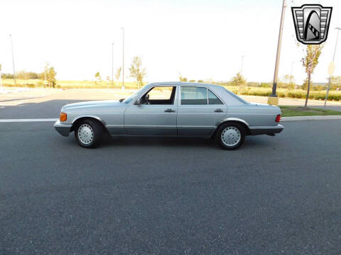 1990 Mercedes-Benz 300-Class 300 SE