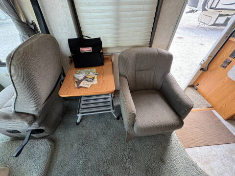 2004 Winnebago Sightseer 35N