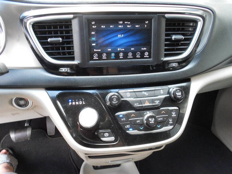 2020 Chrysler Pacifica Touring L