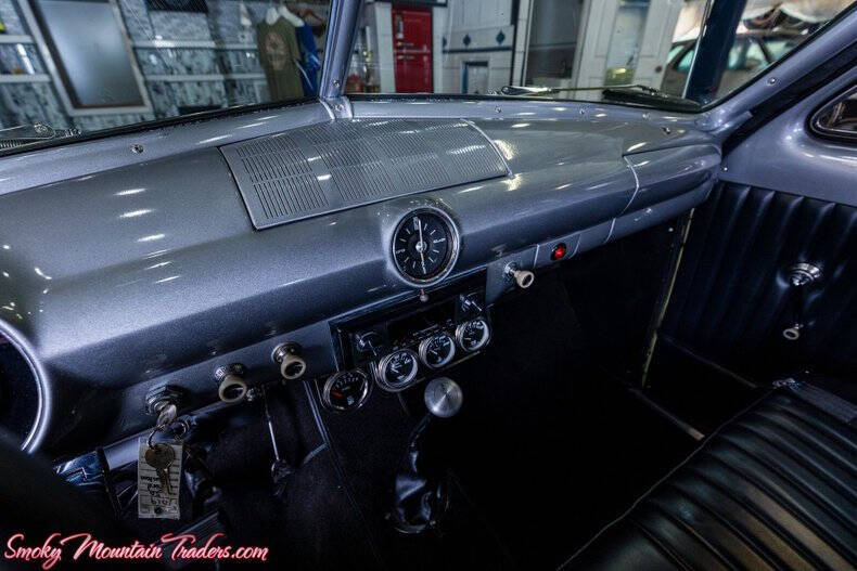 1950 Ford Custom Deluxe