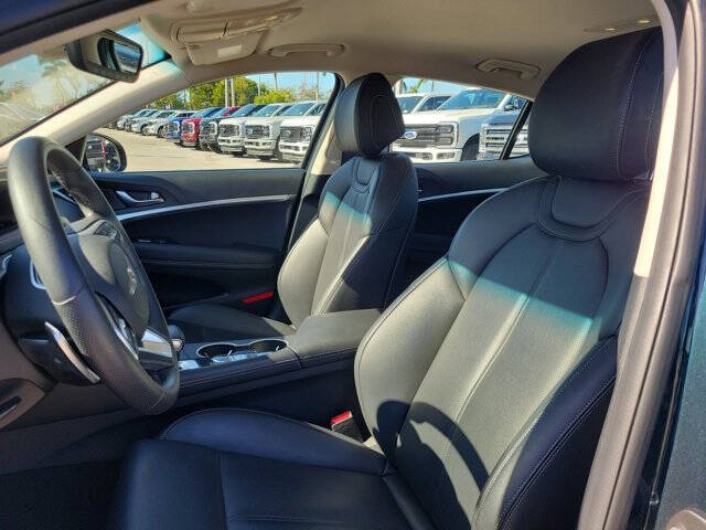 2023 Genesis G70