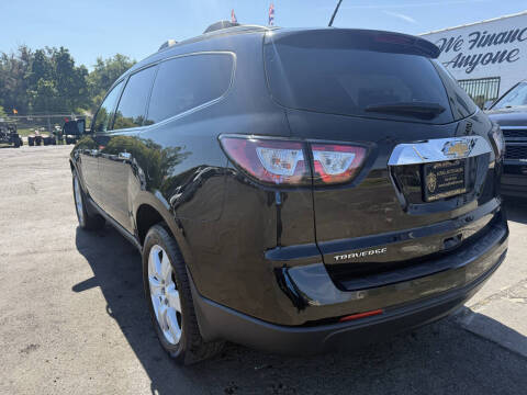 2017 Chevrolet Traverse LT