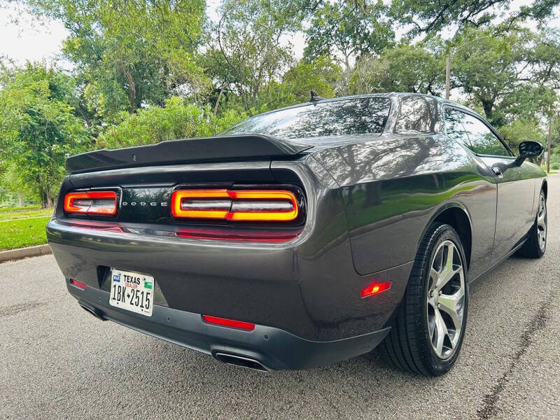 2016 Dodge Challenger SXT