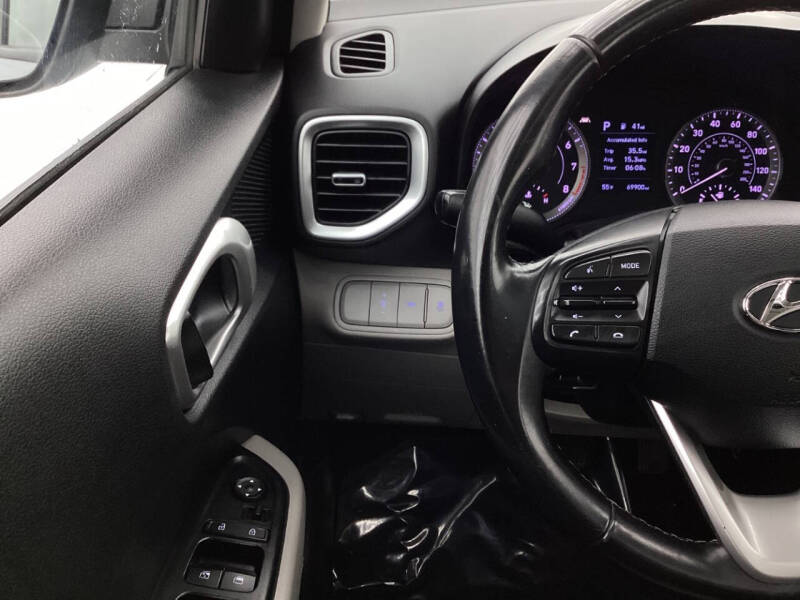 2020 Hyundai Venue SEL