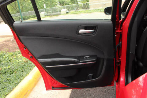 2016 Dodge Charger SE