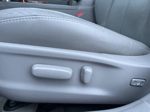 2011 Toyota Camry SE V6