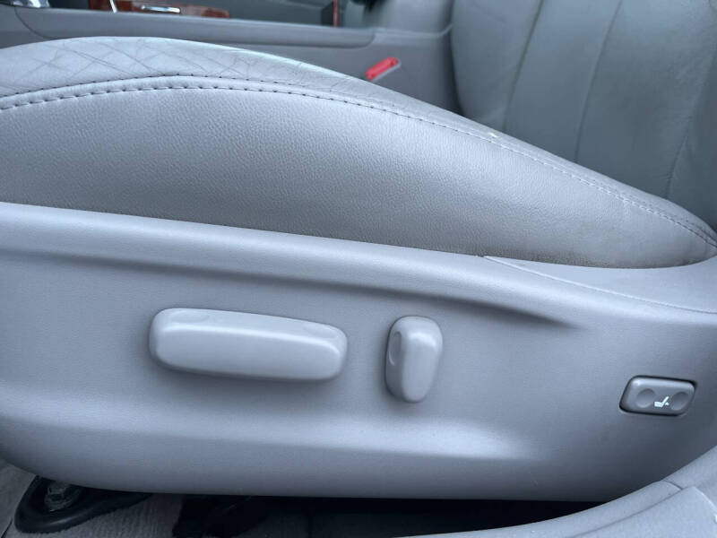 2011 Toyota Camry SE V6