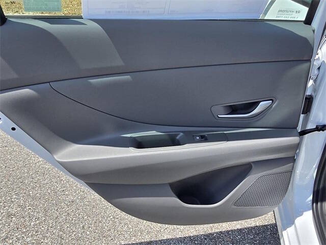 2025 Hyundai Elantra Hybrid SEL Sport