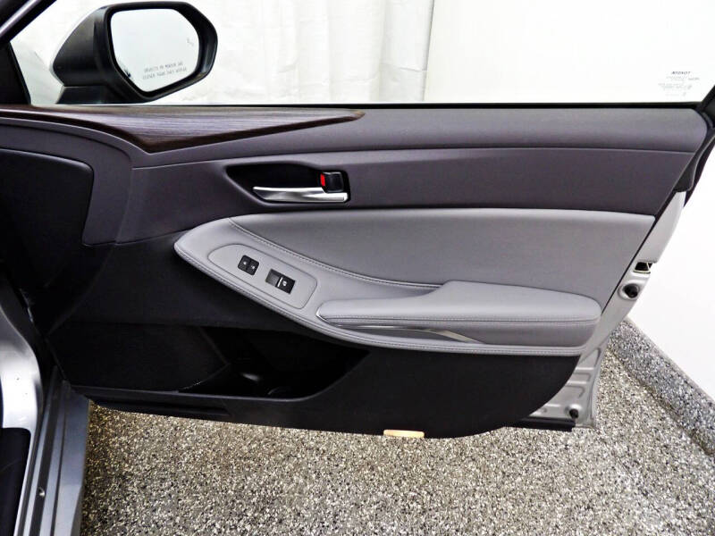 2019 Toyota Avalon XLE