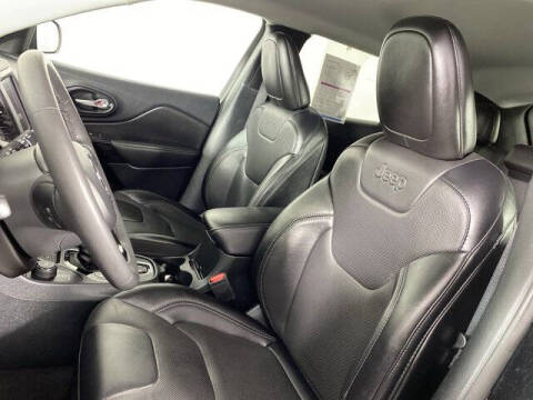 2023 Jeep Cherokee Altitude Lux