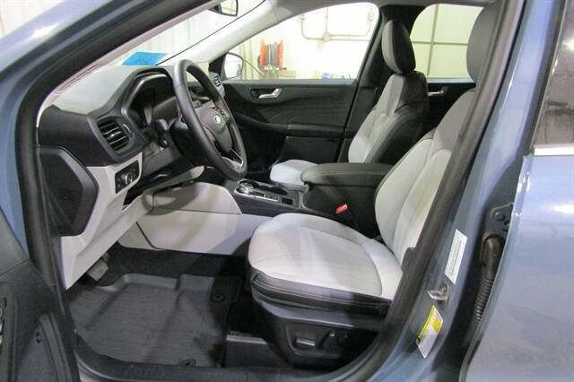 2026 Ford Escape Hybrid Platinum