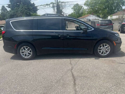 2024 Chrysler Pacifica Touring L