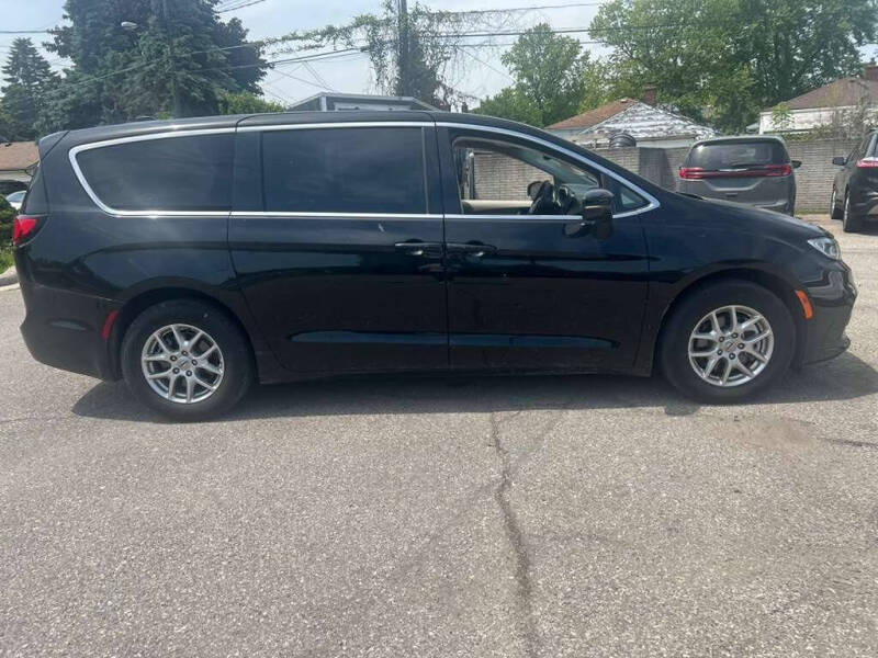 2024 Chrysler Pacifica Touring L