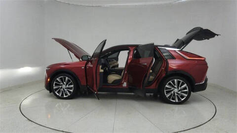 2025 Cadillac LYRIQ Luxury 3