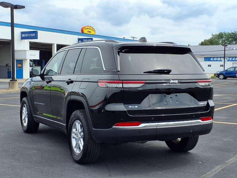 2023 Jeep Grand Cherokee Laredo
