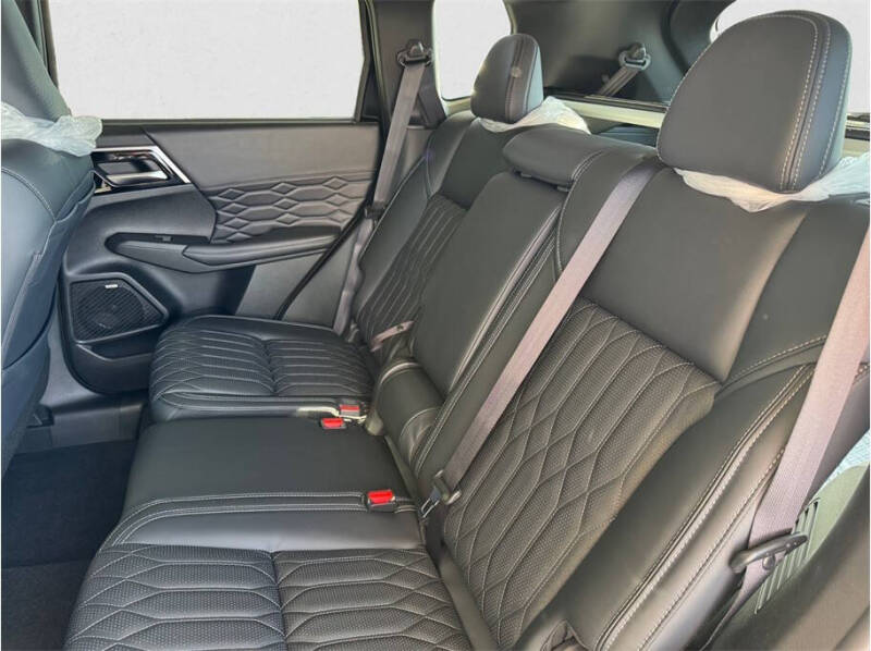 2026 Mitsubishi Outlander Black Edition