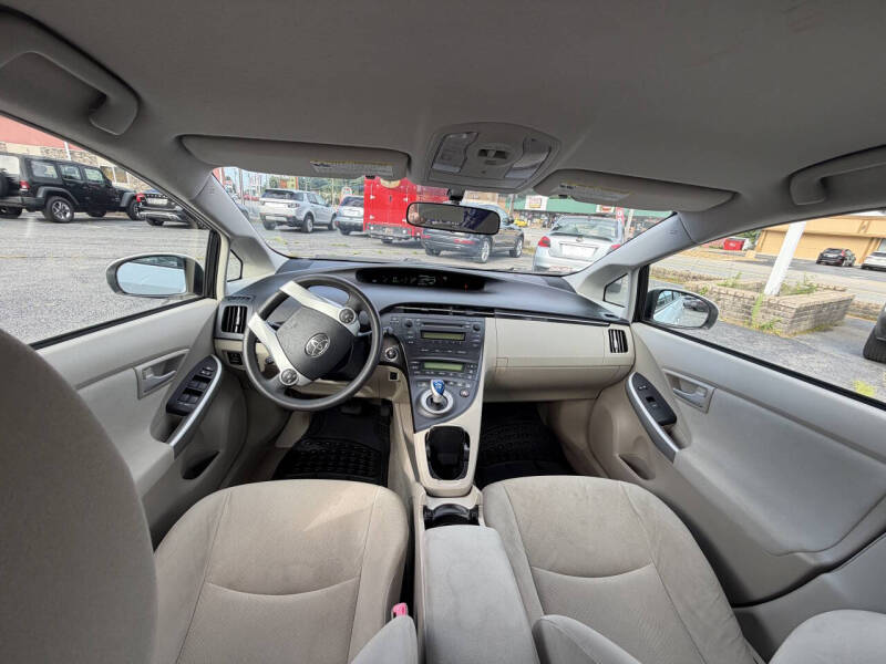 2011 Toyota Prius Two
