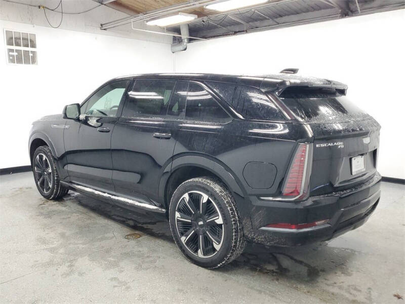 2025 Cadillac Escalade IQ Sport 2