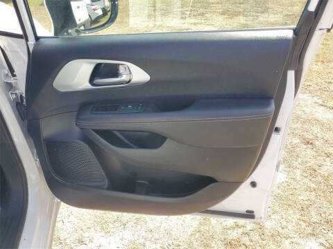 2024 Chrysler Pacifica Touring