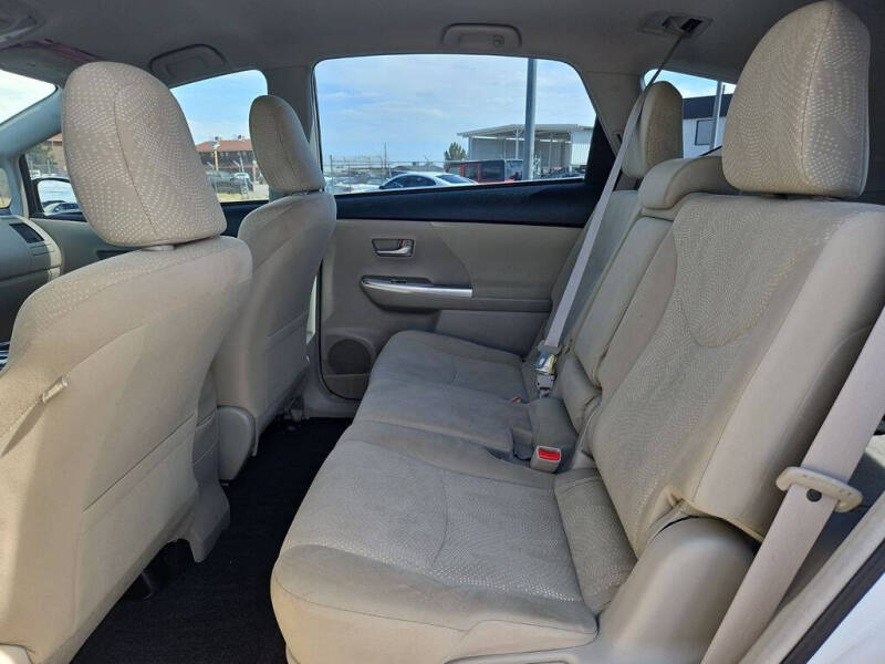 2014 Toyota Prius v Three