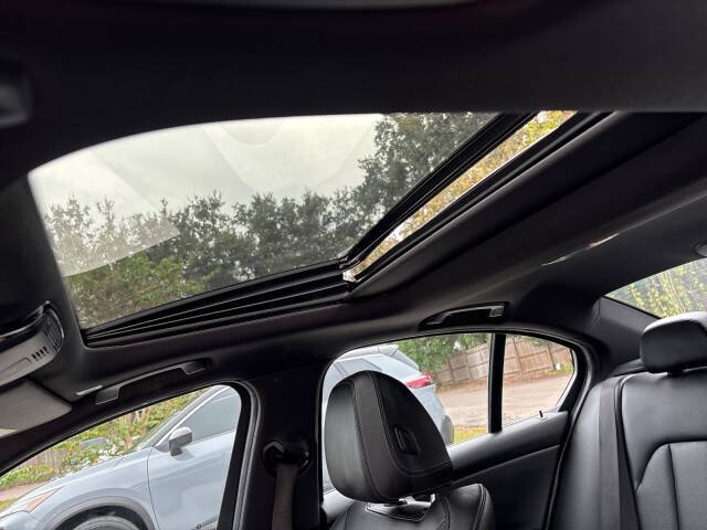 2024 BMW 3 Series 330i