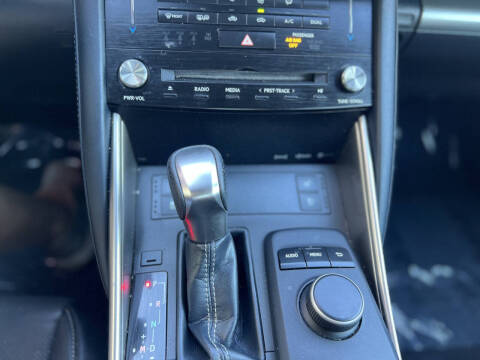 2018 Lexus IS 300