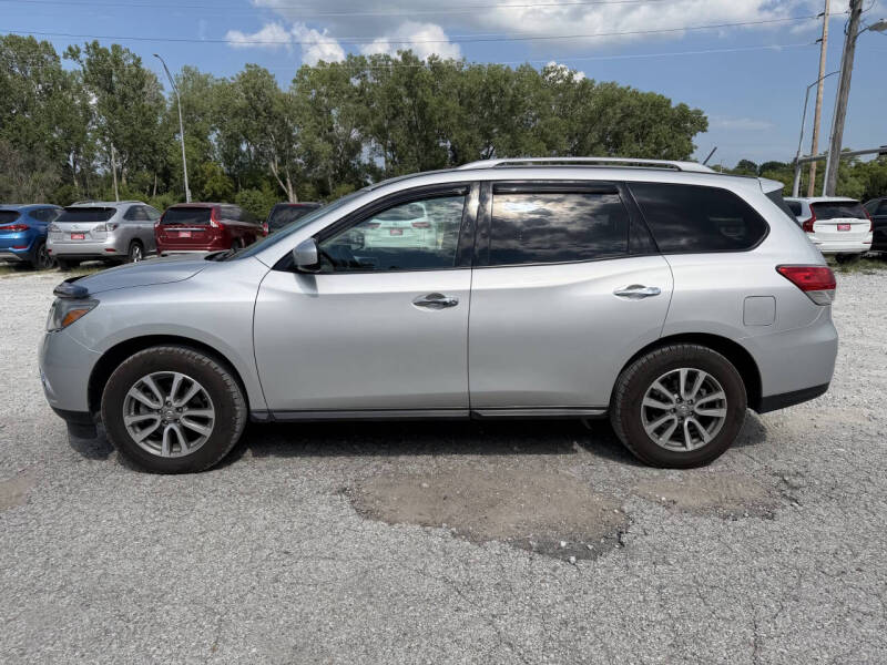2016 Nissan Pathfinder SV
