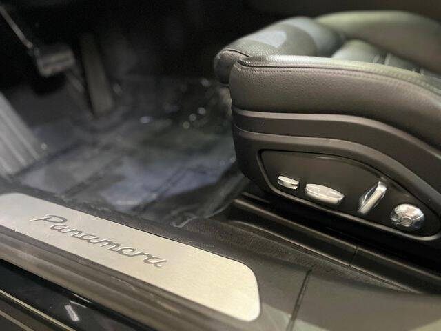 2018 Porsche Panamera 4