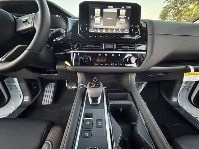 2025 Nissan Pathfinder SL