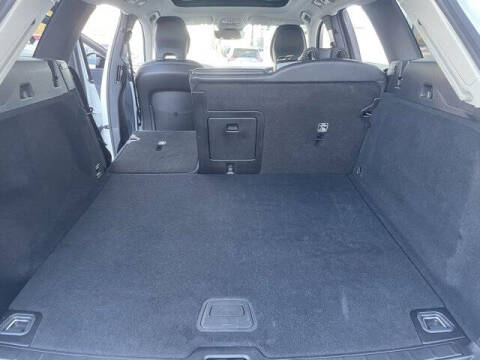 2025 Volvo XC60 B5 Core Dark Theme