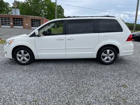 2009 Volkswagen Routan for sale at Judy's Cars in Lenoir NC