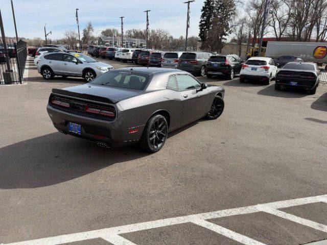2022 Dodge Challenger SXT