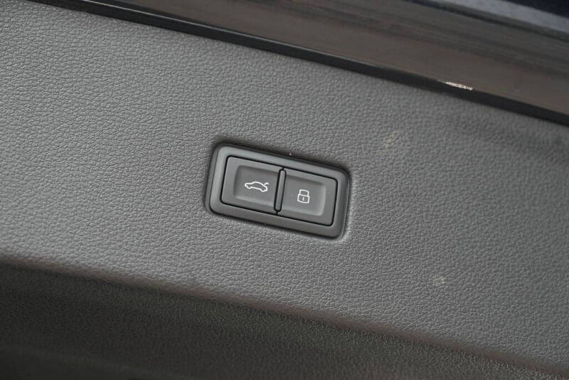 2022 Audi SQ8 4.0T quattro Prestige