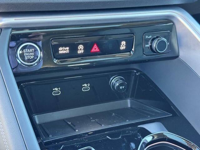 2025 Audi Q5 quattro Premium TFSI