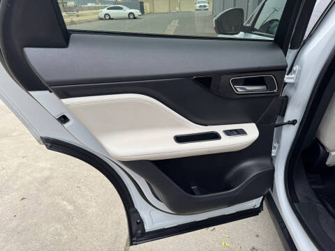 2017 Jaguar F-PACE 35t Prestige