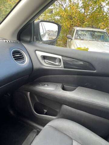 2017 Nissan Pathfinder SL