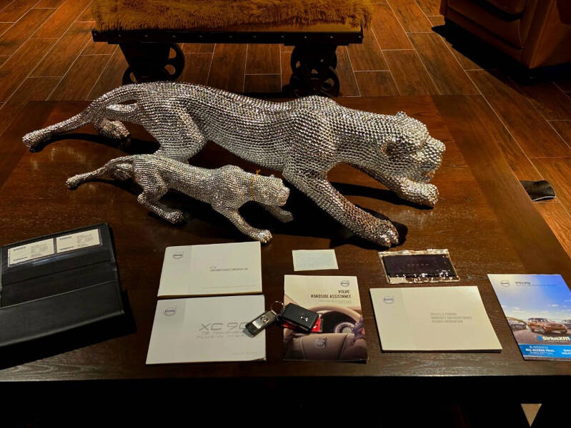 2016 Volvo XC90 T8 eAWD Momentum