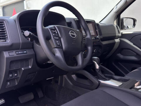 2024 Nissan Frontier SL