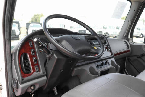 2017 Freightliner M2 106