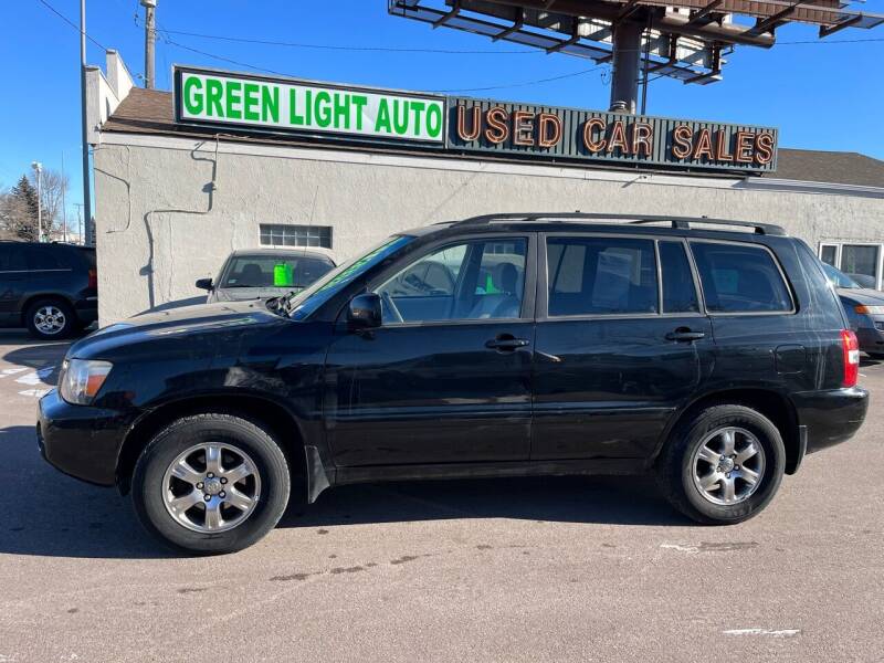 2005 Toyota Highlander for sale at Green Light Auto in Sioux Falls SD