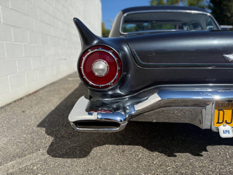 1957 Ford Thunderbird