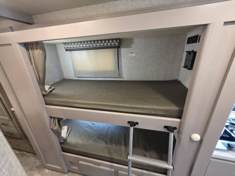 2021 Thor Motor Coach Quantum