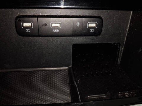 2023 Kia Carnival SX