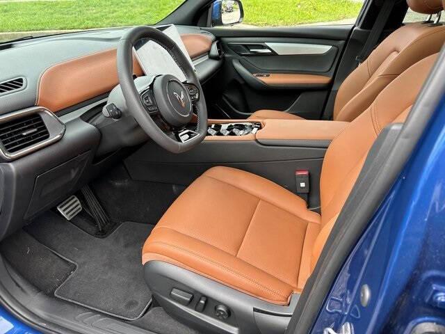 2025 VinFast VF8 Plus