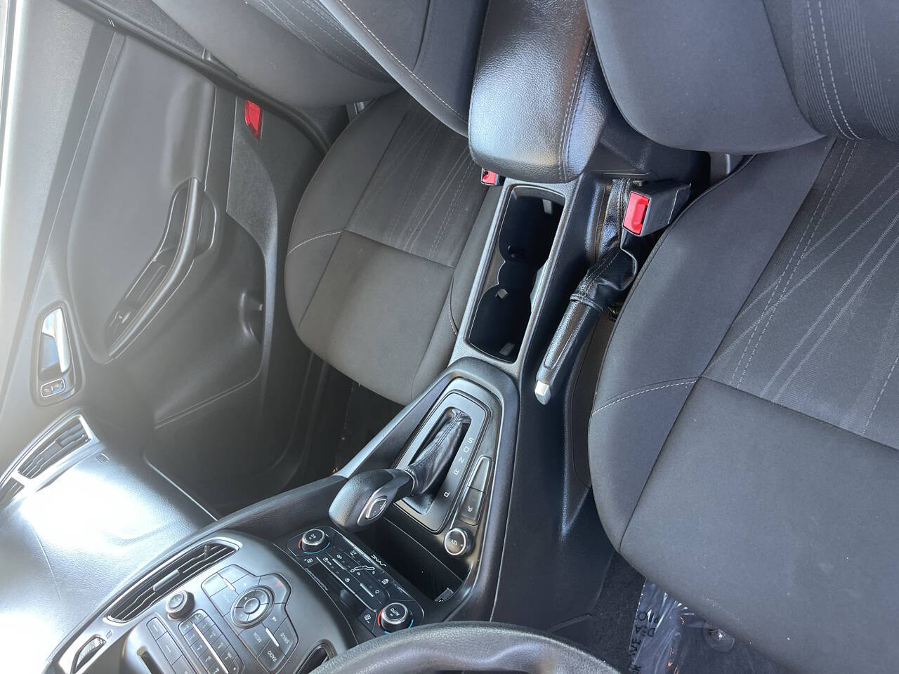 Black 2017 Ford Focus SE SE 4dr Sedan 2