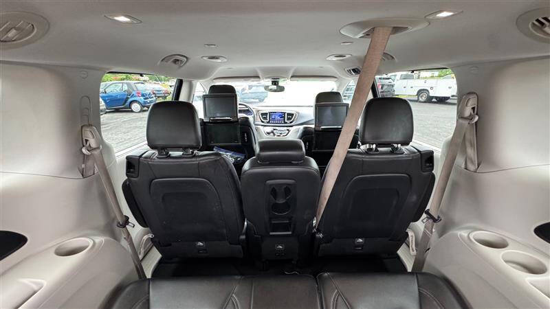 2017 Chrysler Pacifica Touring-L Plus